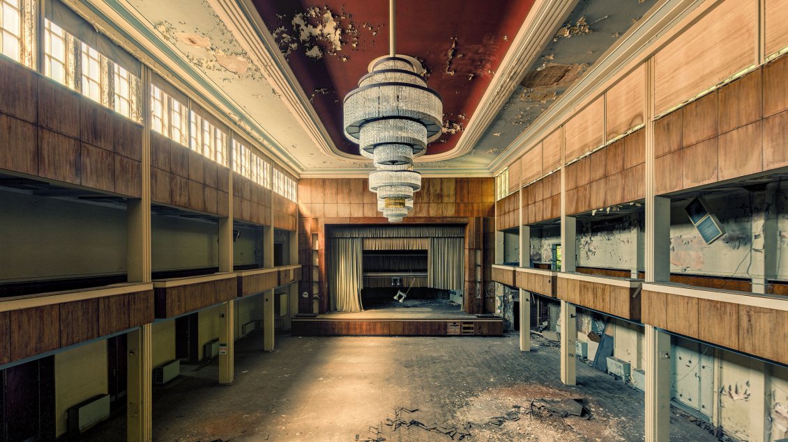 Download Wallpaper Abandoned Ballroom