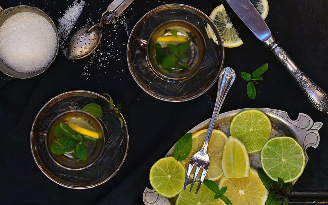 Download Wallpaper Fresh drink made of lemon, lime and mint