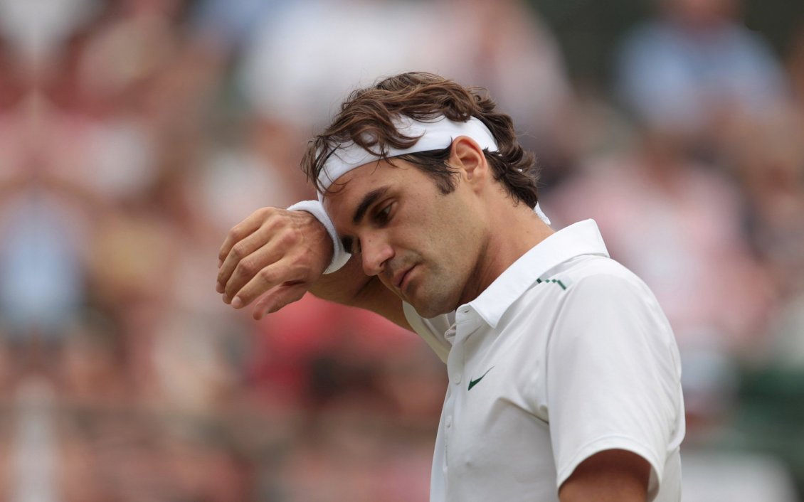 Download Wallpaper Roger Federer after a game of tennis