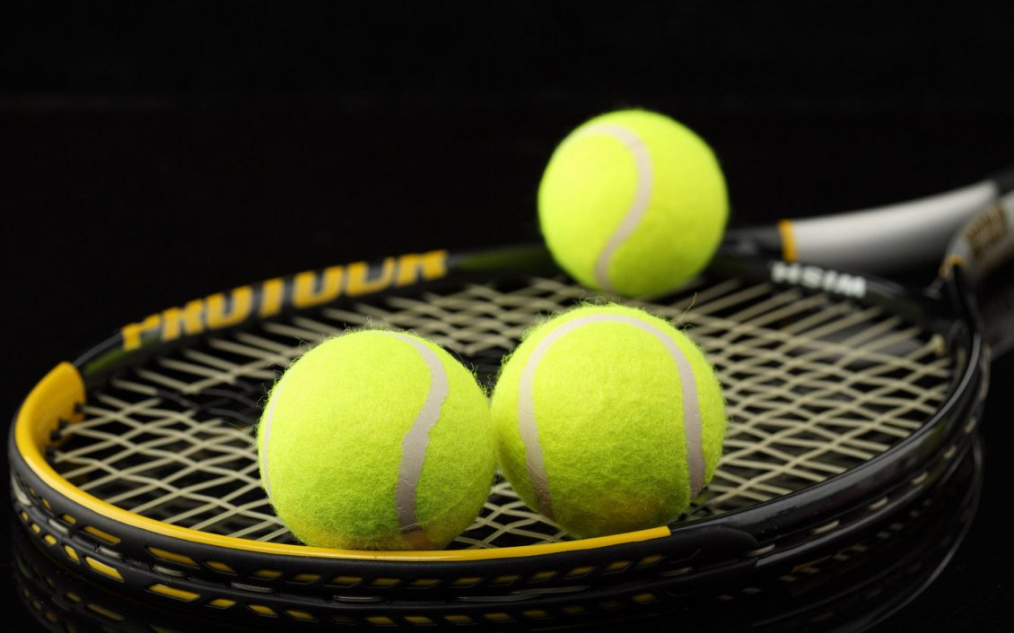 Download Wallpaper Three tennis balls and one racket