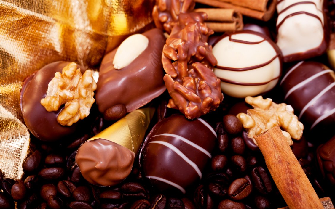 Download Wallpaper Chocolate with caramelized walnuts and cinnamon