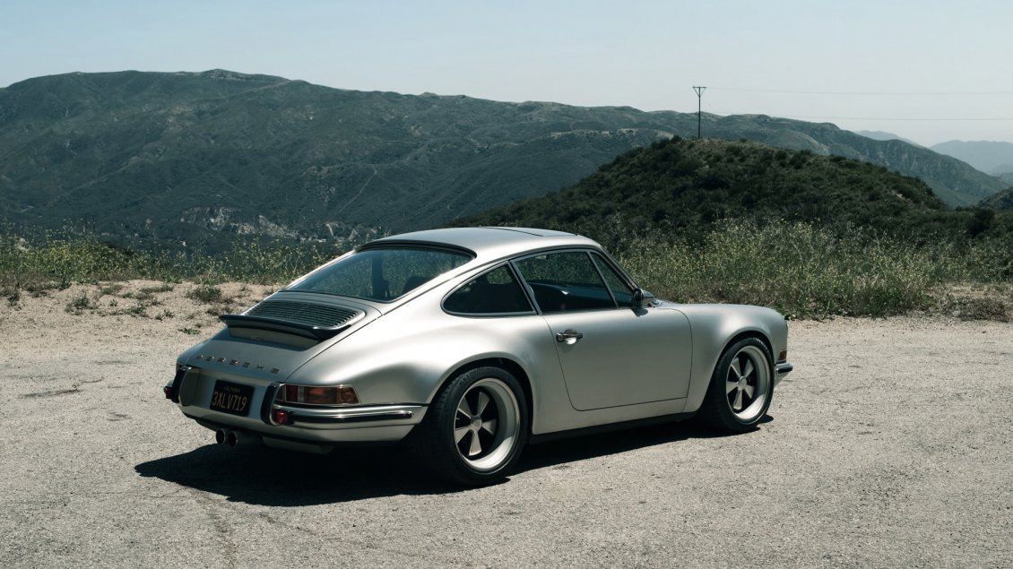 Download Wallpaper Classic Porsche 911 Sport