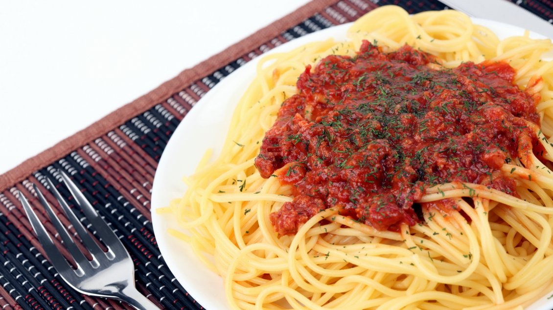 Download Wallpaper Spaghetti with tomato sauce