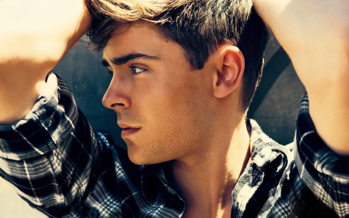 Download Wallpaper Zac Efron - American actor and singer