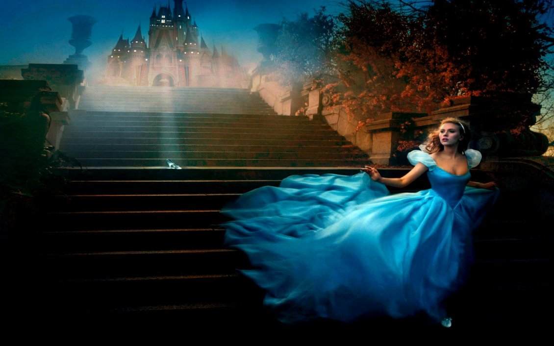 Download Wallpaper Scarlett Johansson in the Cinderella movie