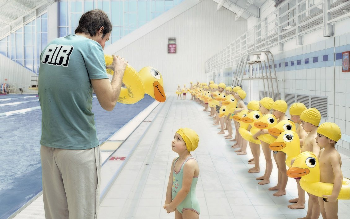 Download Wallpaper Children's at swimming pool ready for swim