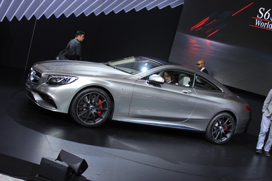 Download Wallpaper Gray Mercedes Benz S63 AMG Coupe 2015