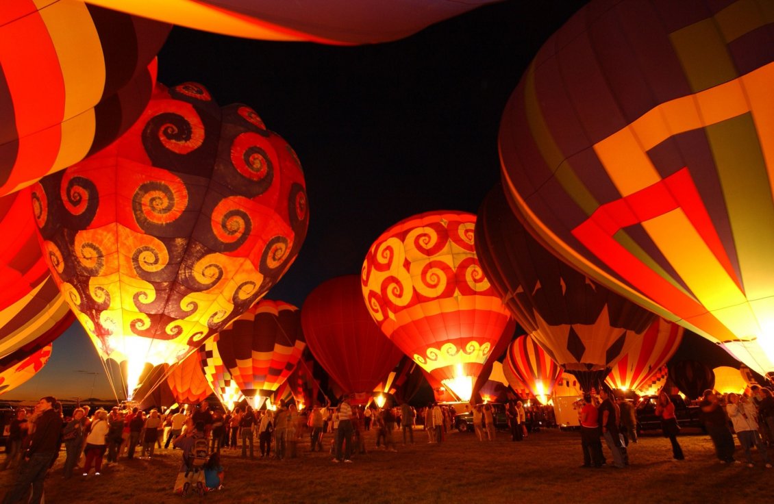 Download Wallpaper Albuquerque International Balloon Fiesta and many peoples