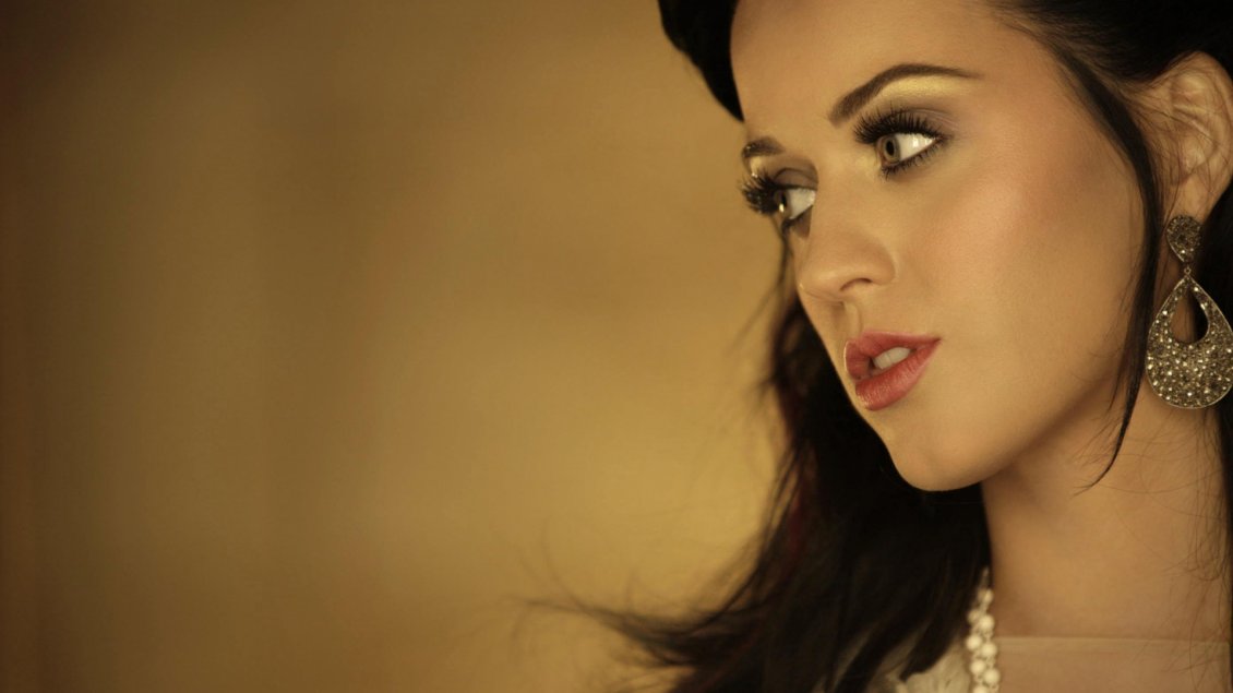 Download Wallpaper Katy Perry an American singer and songwriter