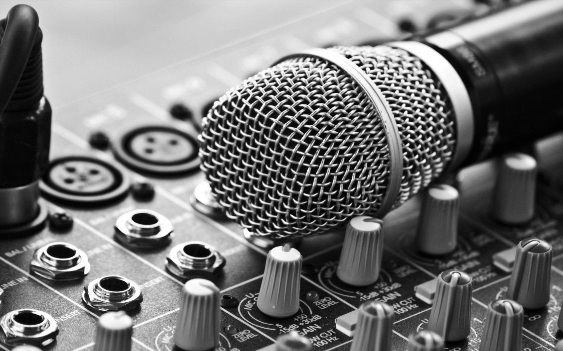 Download Wallpaper A microphone on a station - Music wallpapper