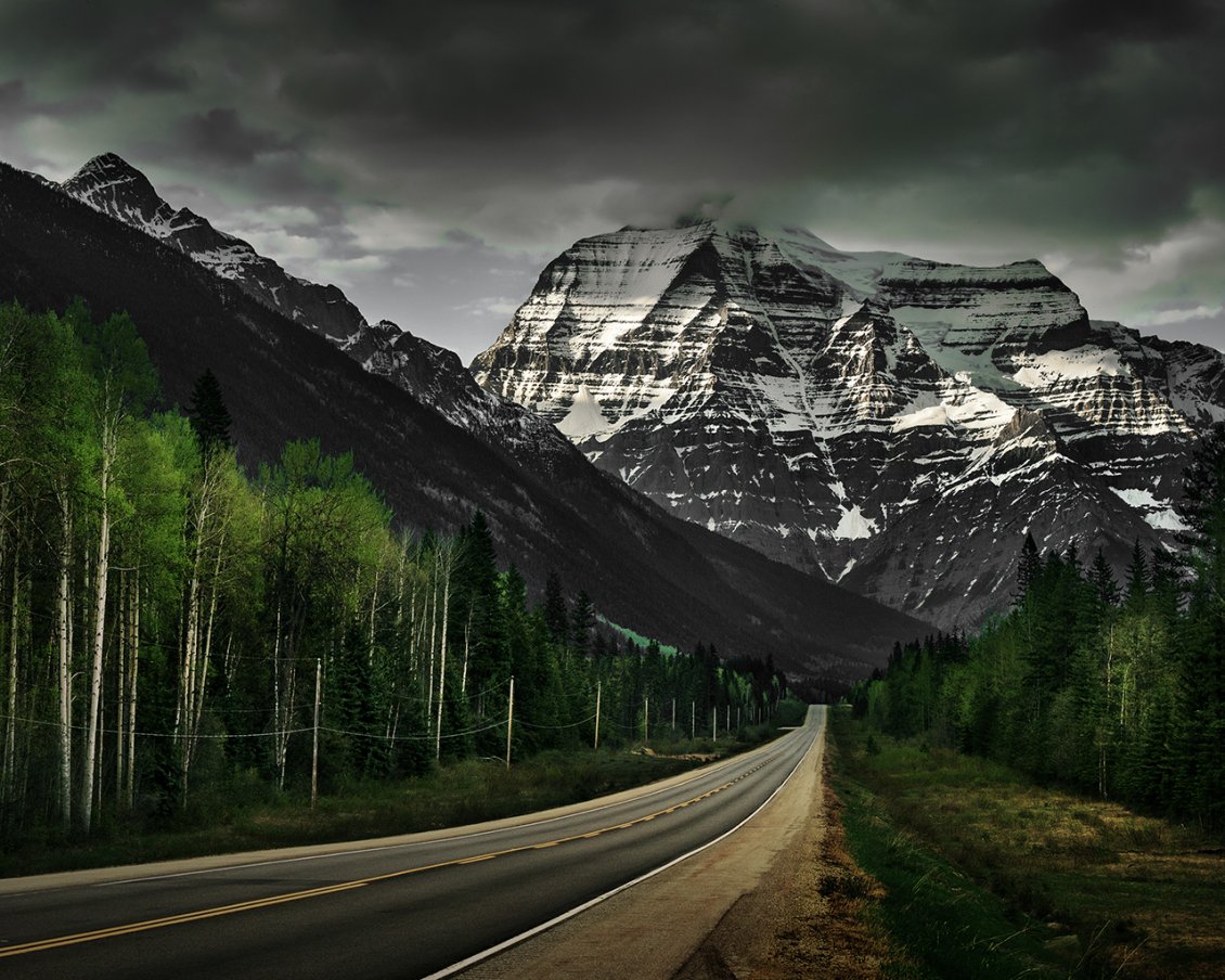 Download Wallpaper Road through the white and green mountains