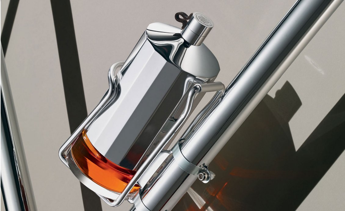Download Wallpaper Bike flask - Silver glass and support for bike