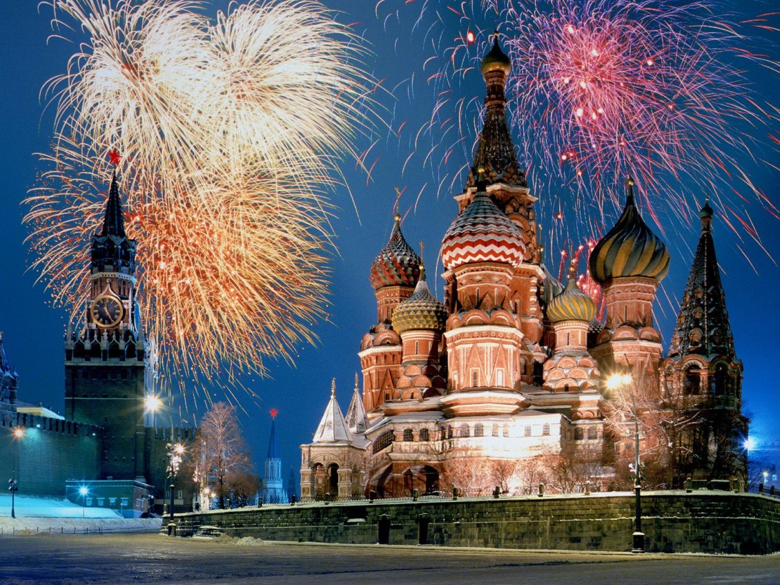 Download Wallpaper Fireworks above the St. Basil's Cathedral
