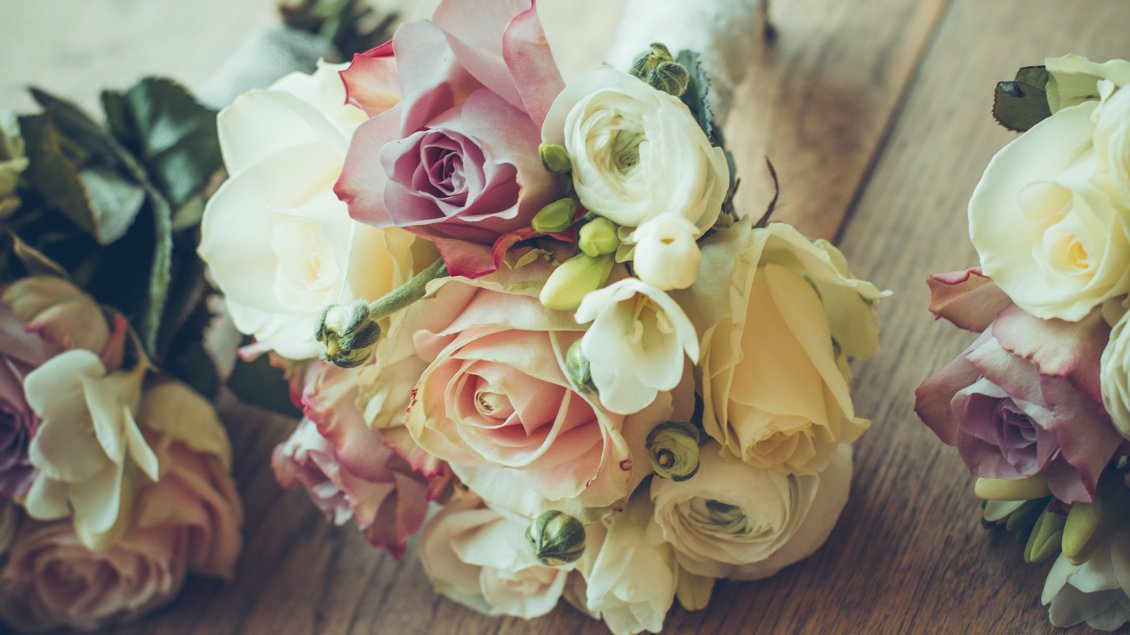 Download Wallpaper A beautiful bridal bouquet of colored roses