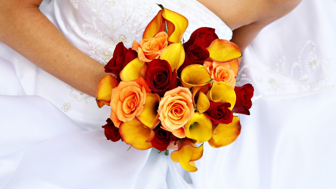 Download Wallpaper A bridal bouquet made of yellow callas and red roses