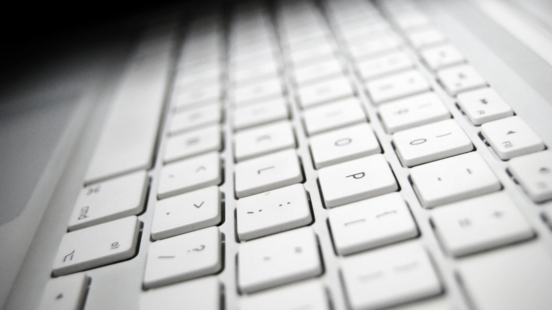 Download Wallpaper White keyboard for the Mac