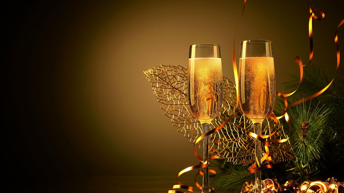 Download Wallpaper Two glasses of champagne to celebrate the new year