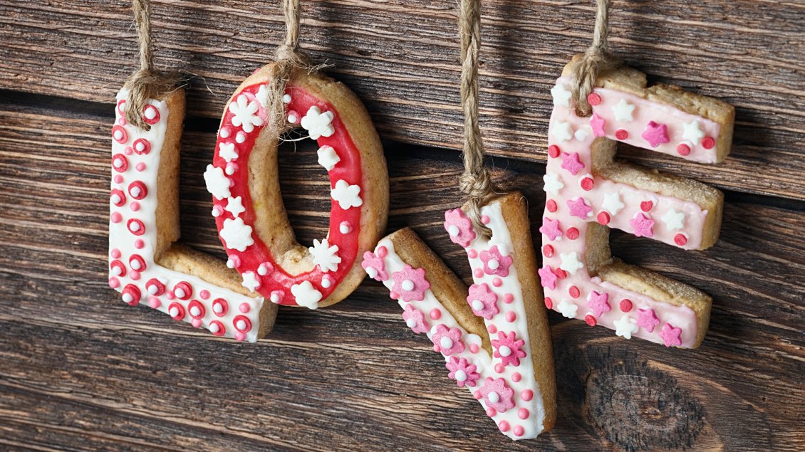 Download Wallpaper Love letters made of cookies hanging with twine