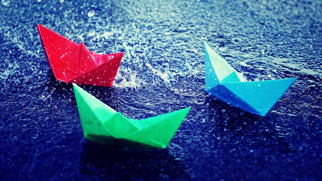 Download Wallpaper Three paper boats on the water - HD image