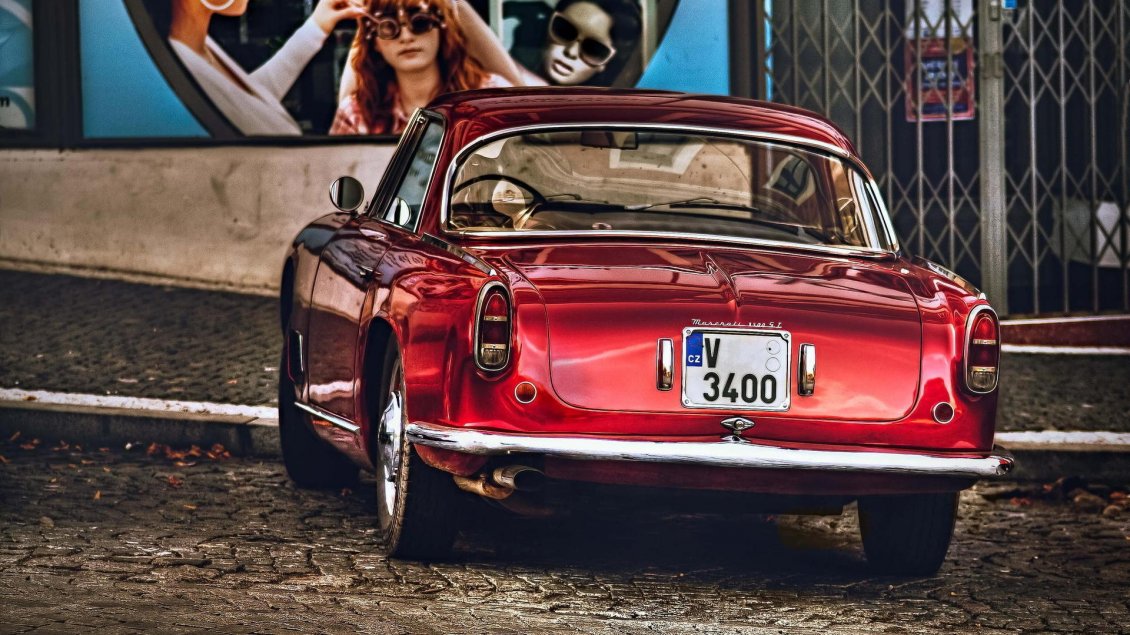Download Wallpaper Red Maserati 3500GT - Red old car