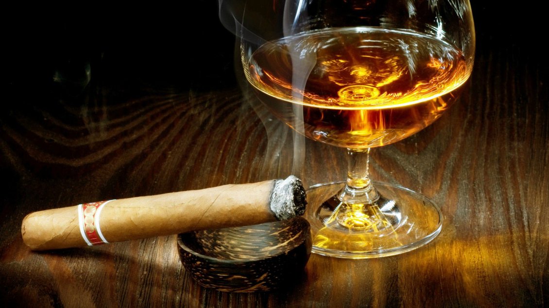 Download Wallpaper Good cognac and an expensive cigar - perfect night