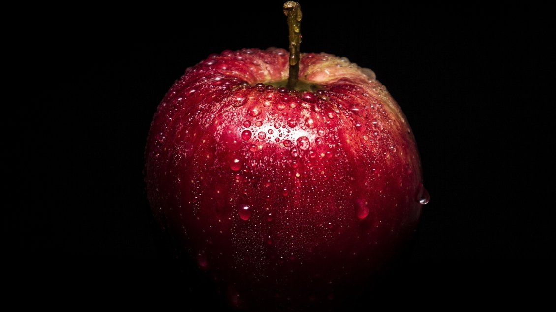 Download Wallpaper Fresh red delicious apple with water drops