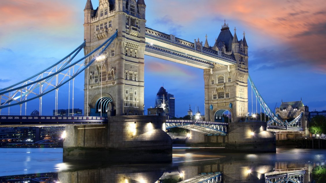 Download Wallpaper Sunset over the beautiful London Tower Bridge