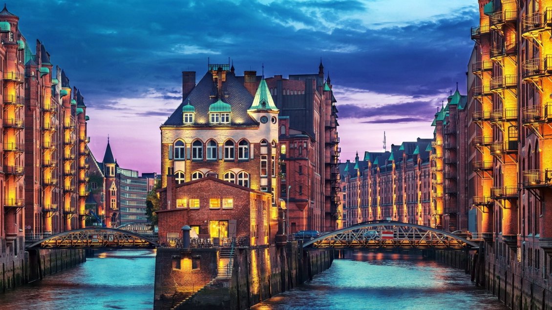 Download Wallpaper Buildings in Hamburg City - Buildings on water