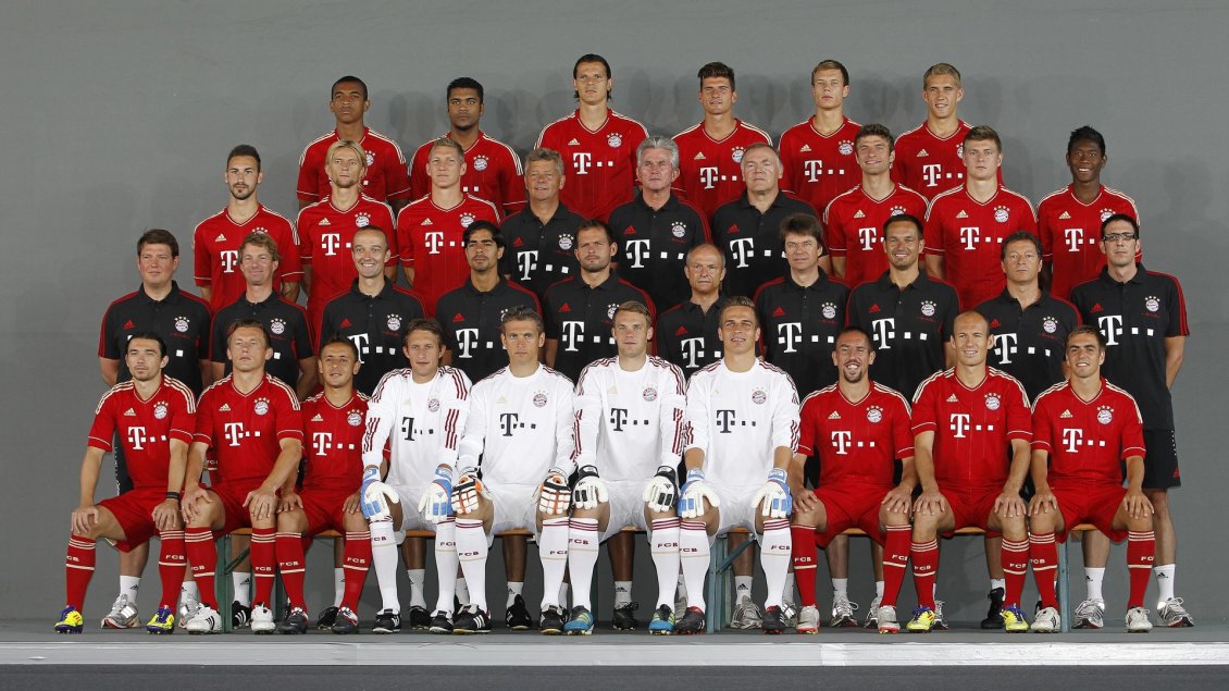 Download Wallpaper Players of FC Bayern Munchen Team