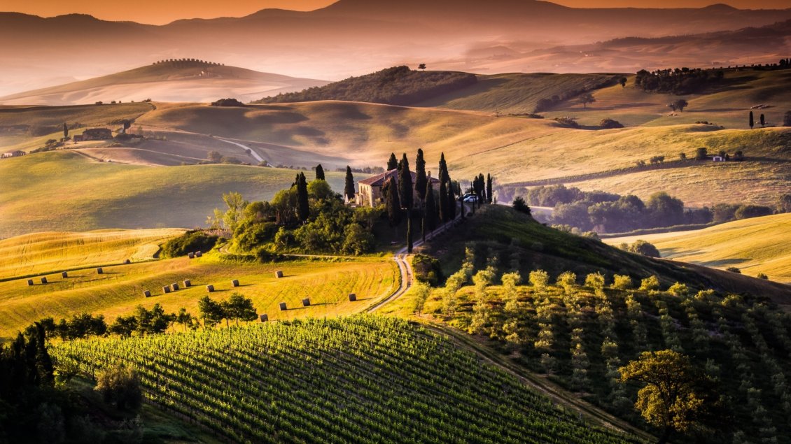 Download Wallpaper Beautiful nature landscape from Tuscany, Italy