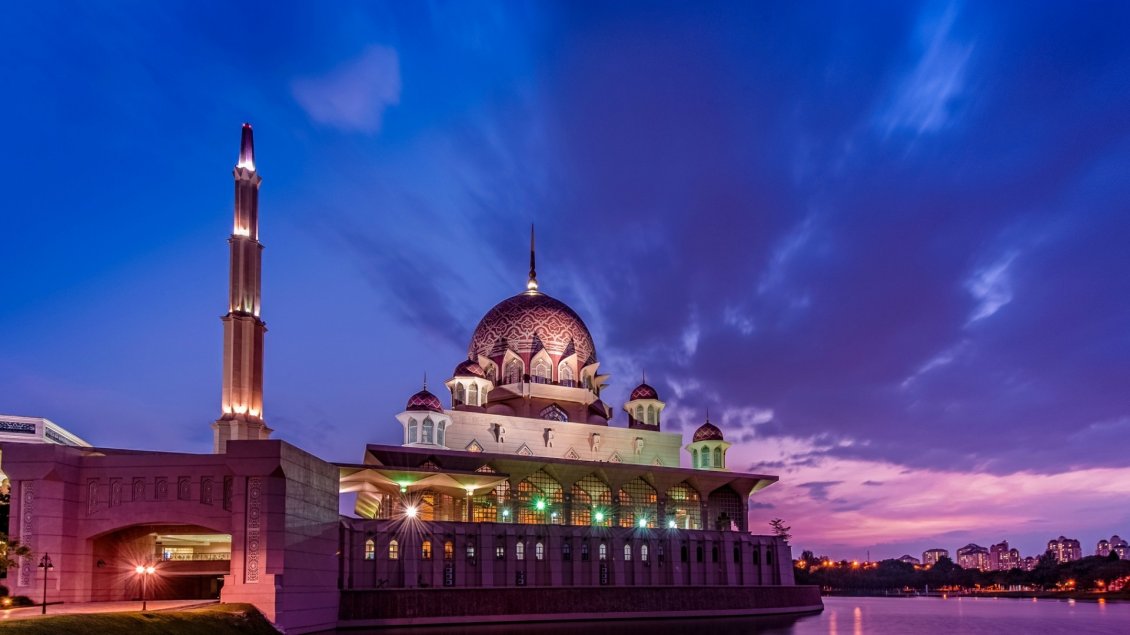Download Wallpaper The Putra Mosque from Malaysia - Building wallpaper