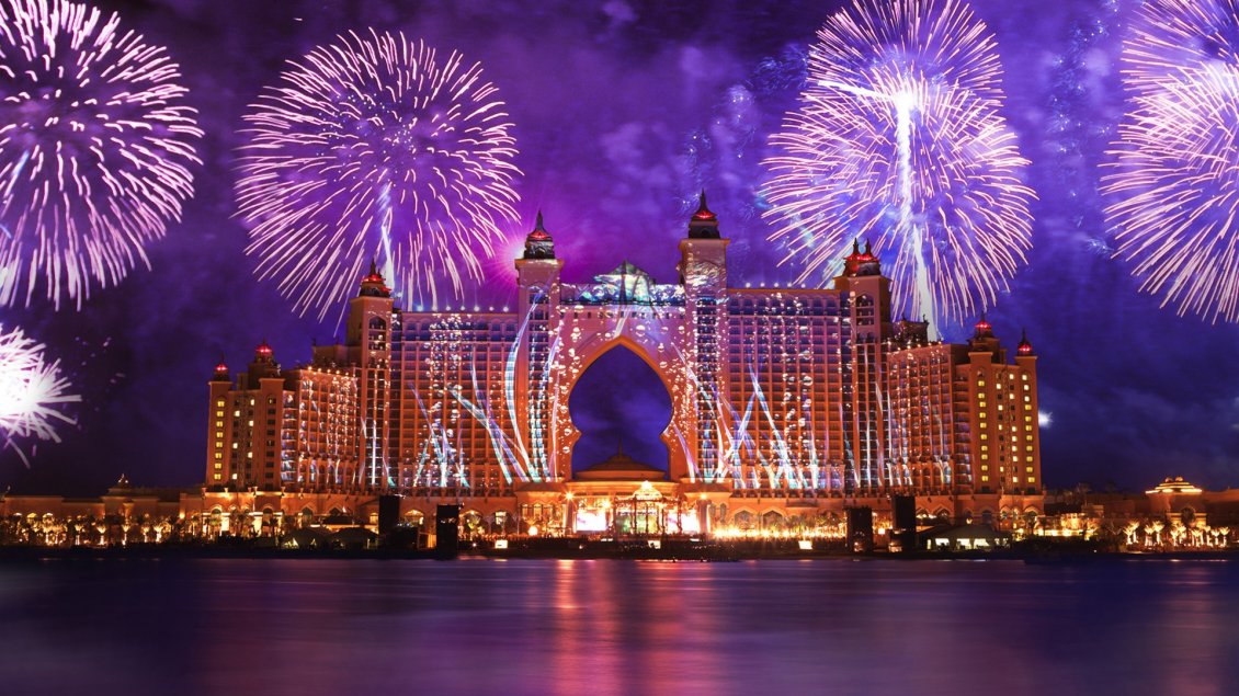Download Wallpaper Fireworks over the Atlantis The Palm hotel
