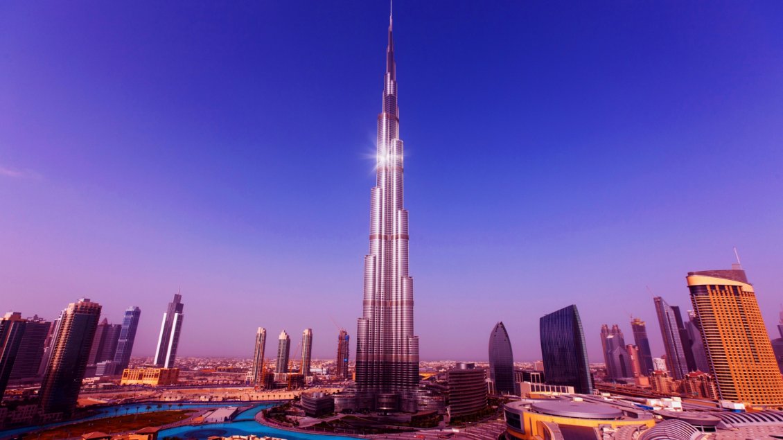 Download Wallpaper Burj Khalifa Tower from Dubai