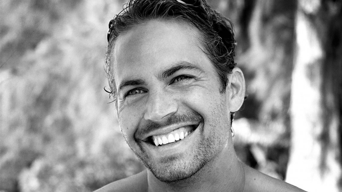 Download Wallpaper Actor Paul Walker with smile on his face