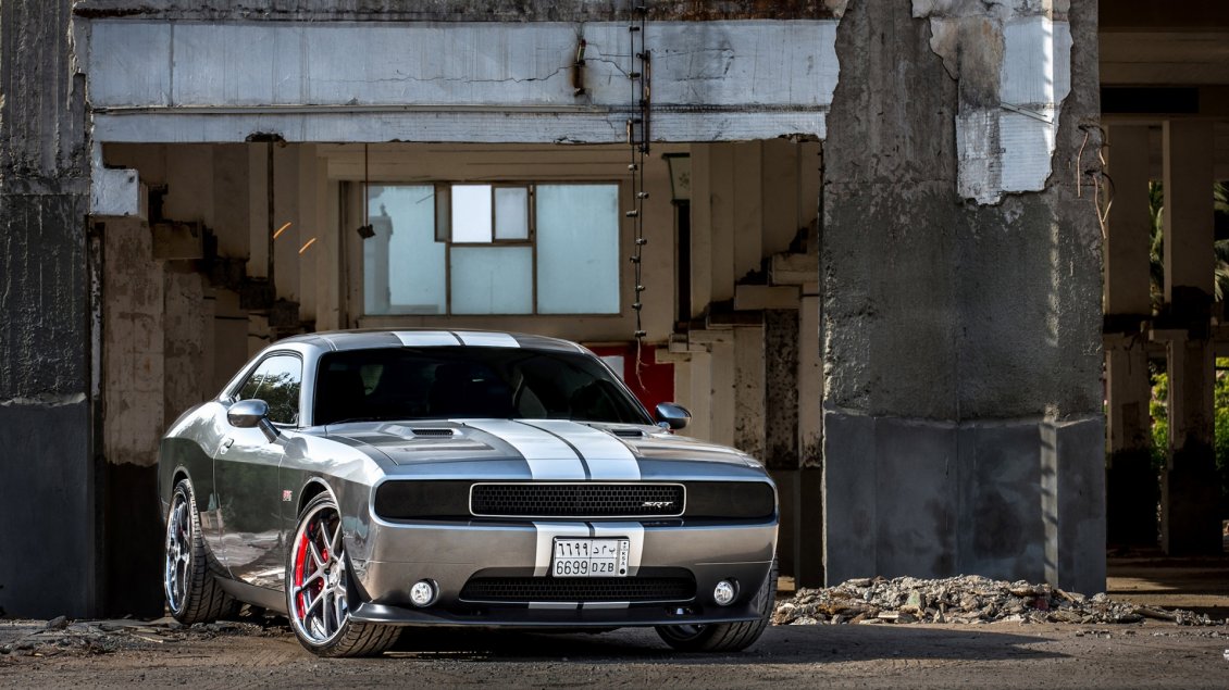 Download Wallpaper Gray Dodge Challenger SRT8 in a desolate place