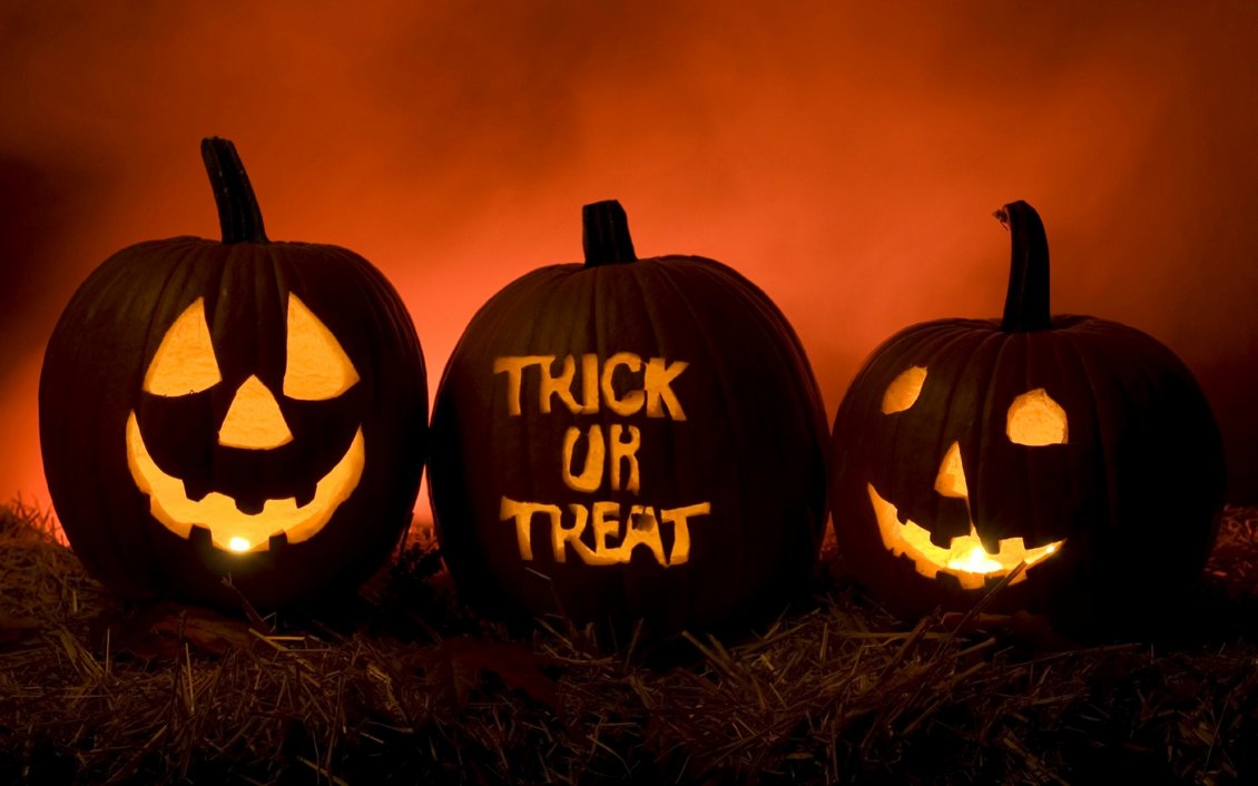 Download Wallpaper Three funny pumpkins - Happy Halloween Trick or Treat