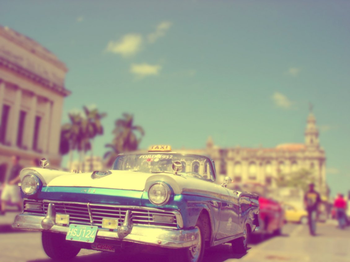Download Wallpaper Old taxi car in the town in the summer