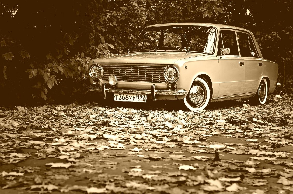 Download Wallpaper Black and white wallpaper - Old vintage car