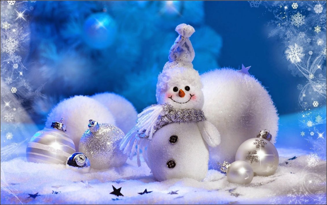 Download Wallpaper Sweet little snowman and white Christmas accessories