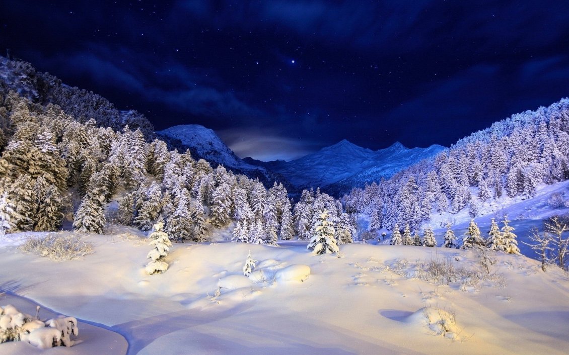 Download Wallpaper Beautiful winter night on the top of the mountain