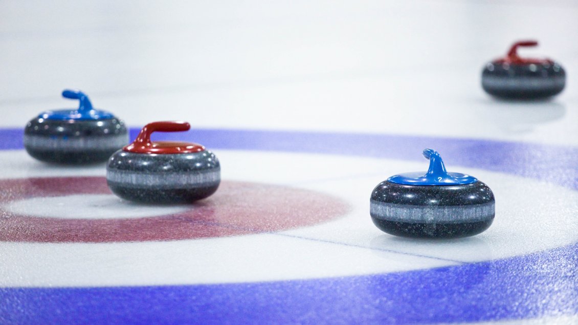 Download Wallpaper Sport on the ice - Curling time