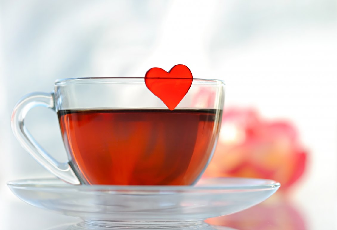 Download Wallpaper Red heart in a cup of sweet tea - Love mornings