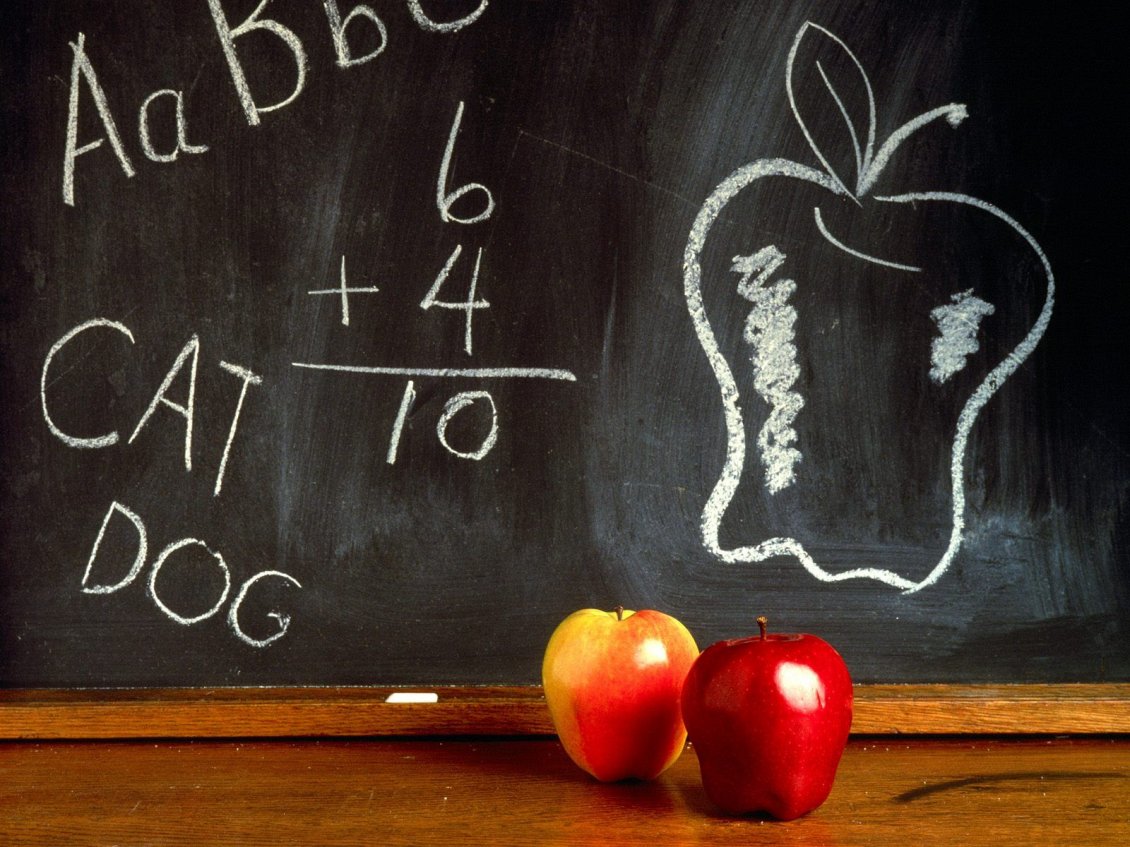 Download Wallpaper Apple and drawings on the blackboard - Back to school