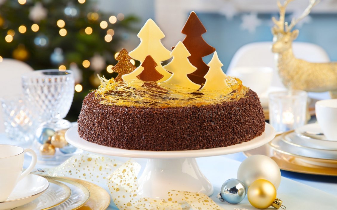 Download Wallpaper Christmas cake with chocolate trees - HD wallpaper