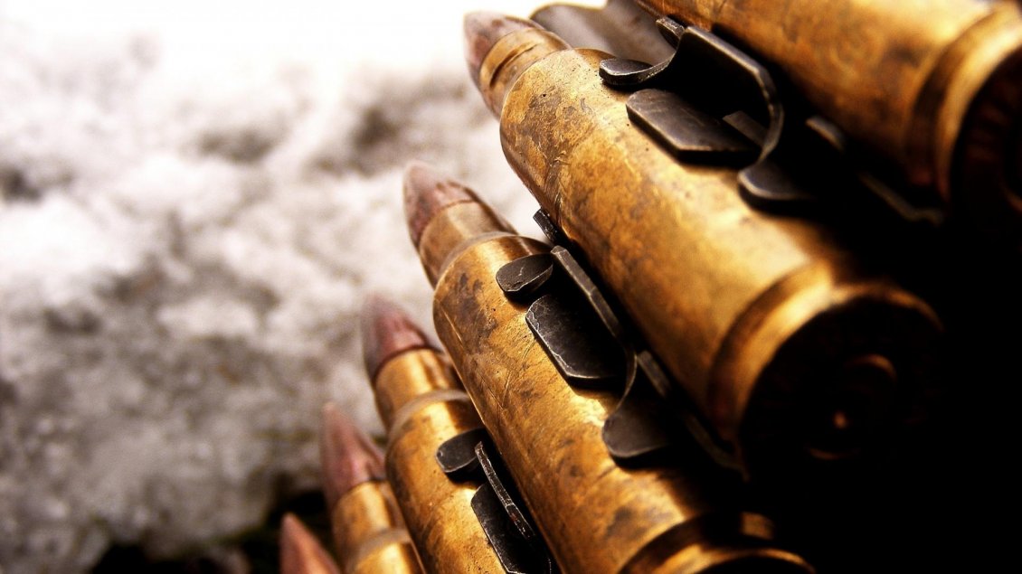 Download Wallpaper Macro bullets of war - HD wallpaper