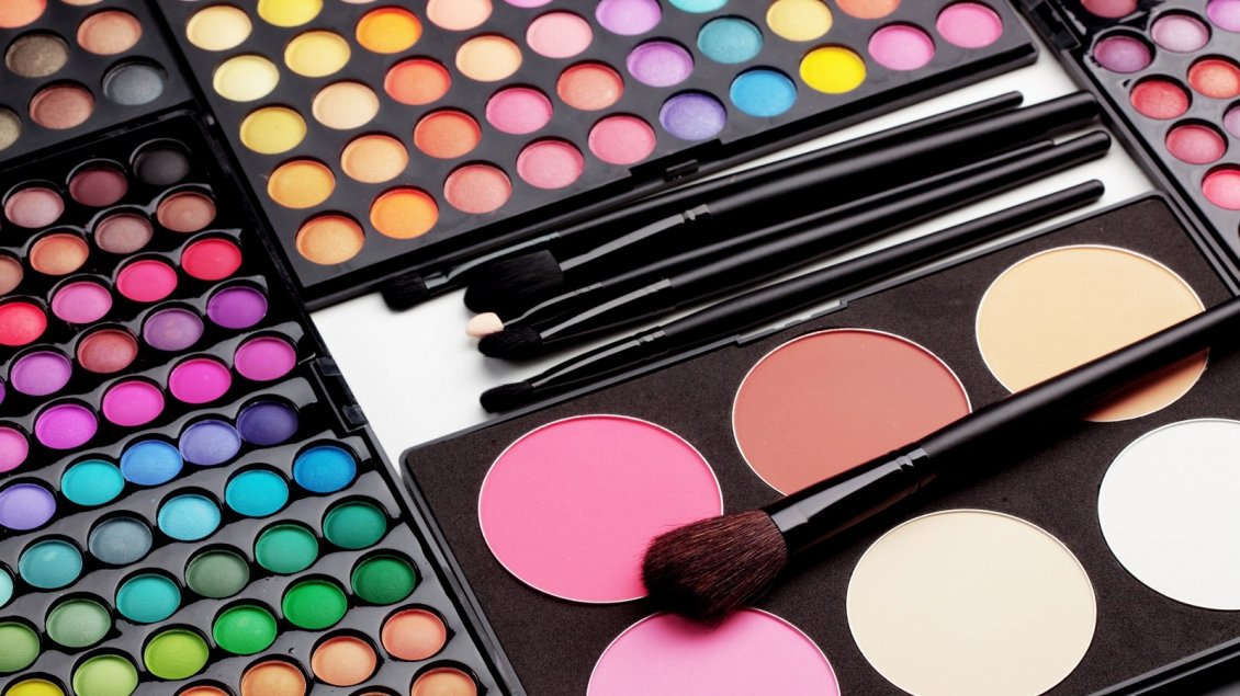 Download Wallpaper Millions of colors for a perfect make-up