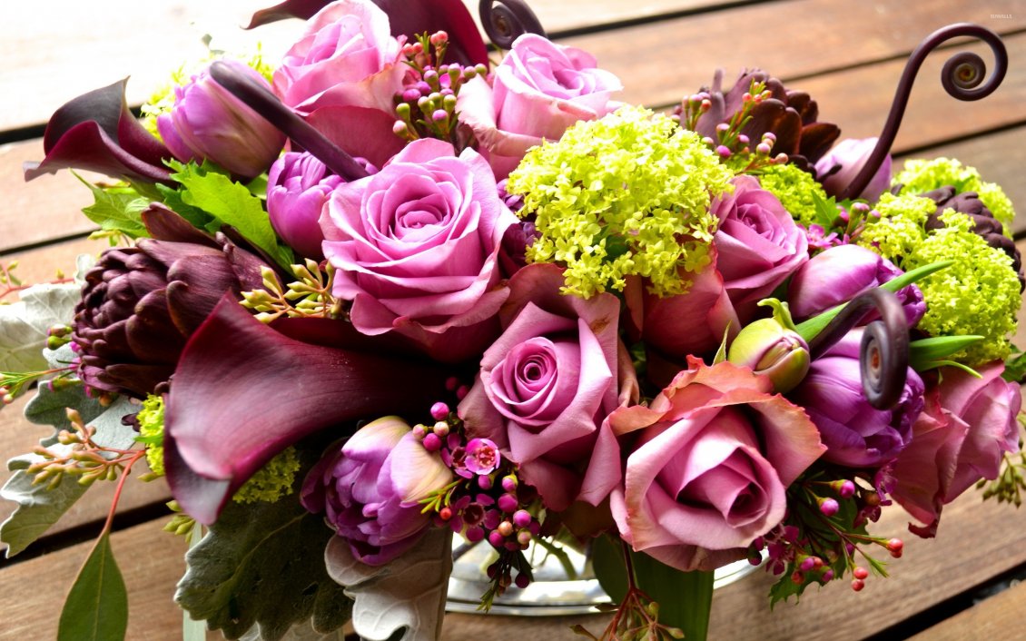 Download Wallpaper Fresh flowers in a wonderful bridal bouquet - HD wallpaper
