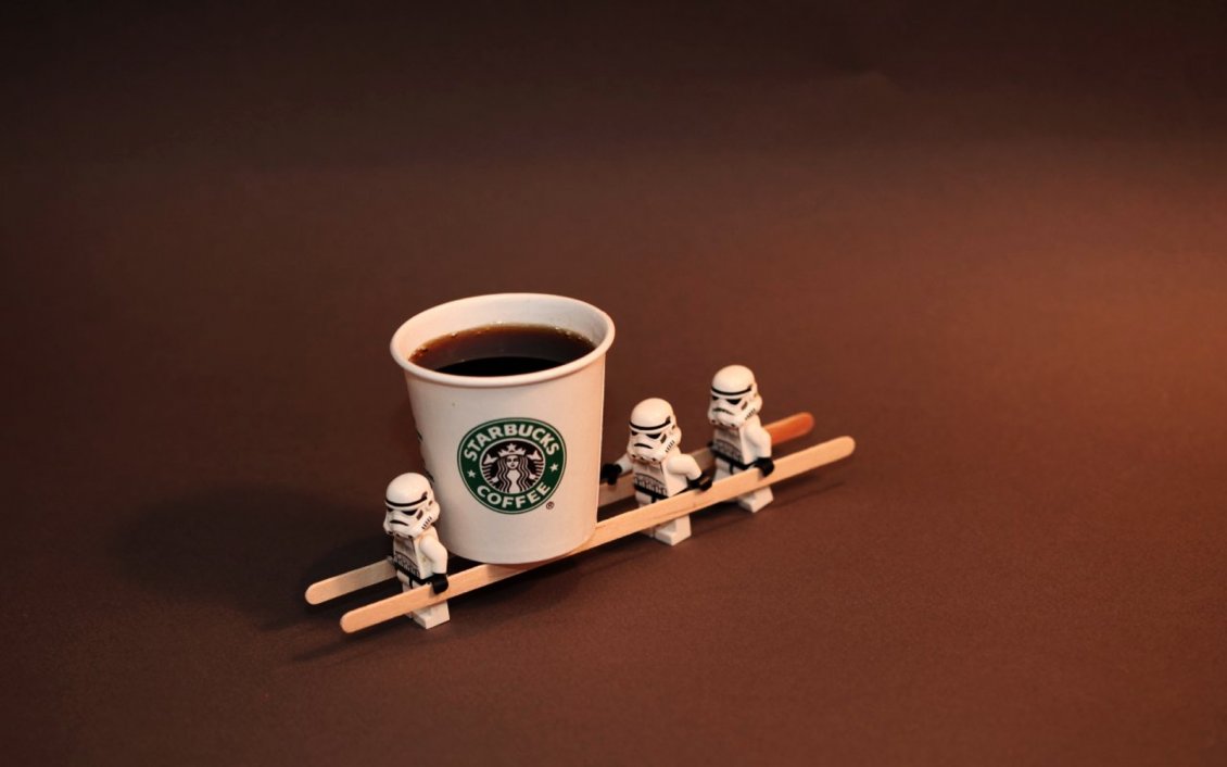 Download Wallpaper Little troupers from Star Wars and a dark Starbucks coffee