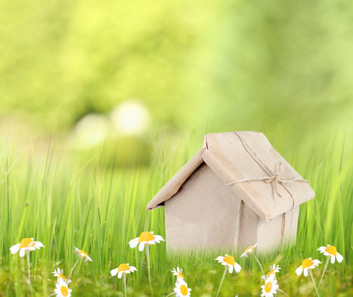 Download Wallpaper Small house gift and spring flowers - HD wallpaper