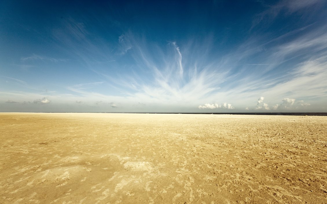 Download Wallpaper Golden sand in the desert - Wonderful clouds on the blue sky